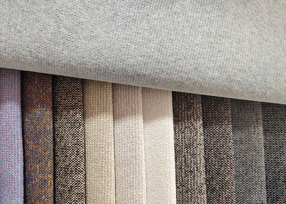 100%のポリエステル家具製造販売業のソファーの生地の柔らかい平野は染められた編まれた生地にまいはだを詰める